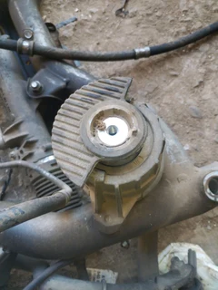 Mercedes Benz W204 C Class and W212 E Class engine mounting