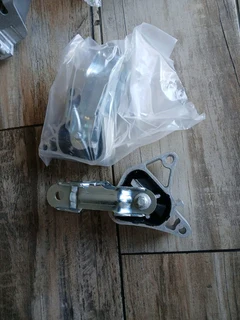 Mercedes Benz W246 B class upper engine mounting