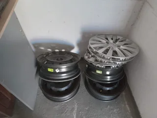 15&#34; TOYOTA STEEL RIMS WITH HUB CAPS