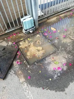 UNBLOCKING DRAINS AND SEWER LINES