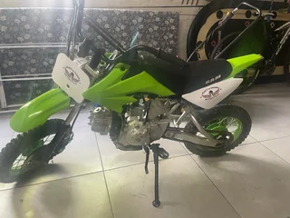 I am selling or trading my sam brand pitbike 110cc gears needs to be fixed)