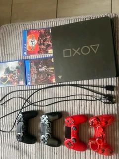 Limited Edition Dayz of Play PS4  400Gbs