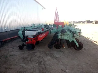 Prys verlaagOrthman 8 ry 91 Striptil met Massey Ferguson 555 planter