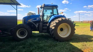 2x New Holland T80402009 en 2010 modelAtwee het &#43;- 7700 ure