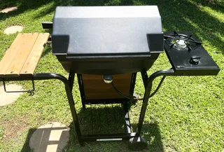 Char-Broil CB-5000 DLX Frame 2 Burner Gas Bbq Grill