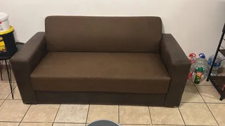 Couch - Ad posted by Siyabonga Mhlongo