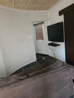 Flatlet for rent in Umhlanga by Gateway INCLUDES electricity/ water/ DSTV