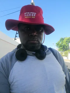 AM LOOKING FOR SLEEP INN JOB TO WORK AS PANTING /HOUSE KEEPING AND GARDENER