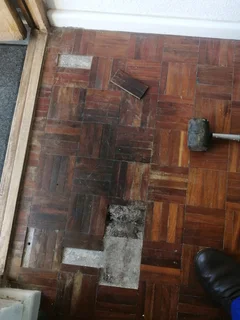 LOOKING FOR STAY IN JOB