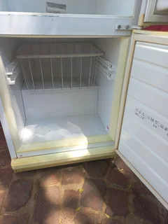 200L Defy fridge freezer