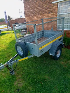 Thule Galvanised trailer