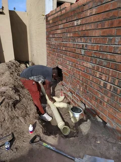 HIGHLY EXPERIENCED PLUMBER