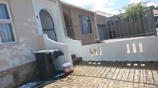 HIGHLY EXPERIENCED PLUMBER