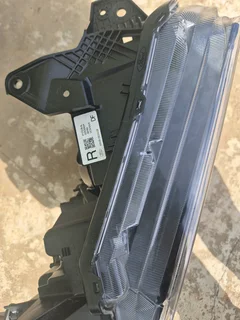 Ford Ranger t9 right headlight LED