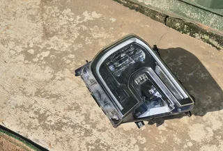 Ford Ranger t9 right headlight LED