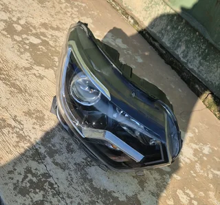 Renault triber right headlight