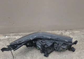 Toyota hilux gd6 left headlight (non Xenon)