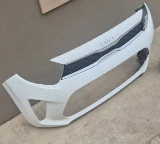 Kia picanto front bumper, main grill and left headlight