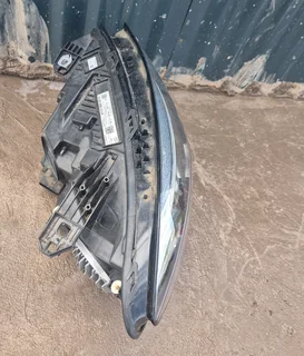 Mercedes Benz cla w117 right headlight