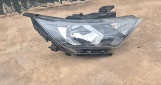 Hyundai i20 right headlight