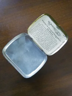 Vintage Bifurcated Rivet Collectable Tins Set, see description