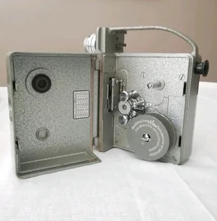 1959 Vintage Nizo Heliomatic Trifo film camera
