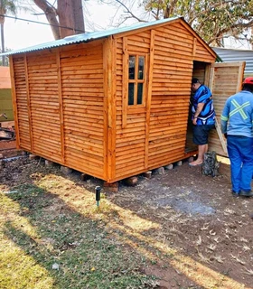 WENDY HOUSES . 0710379024