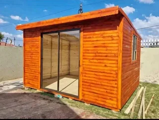 Log Cabin Wendy House