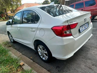 2019 HONDA AMAZE 1.2 AUTOMATIC TRANSMISSION IN EXCELLENT CONDITION WITH LEATHER SEATS