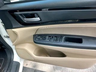 2019 HONDA AMAZE 1.2 AUTOMATIC TRANSMISSION IN EXCELLENT CONDITION WITH LEATHER SEATS