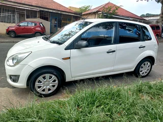 2015 FORD FIGO 1.4 MANUAL TRANSMISSION IN EXCELLENT CONDITION