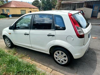 2015 FORD FIGO 1.4 MANUAL TRANSMISSION IN EXCELLENT CONDITION