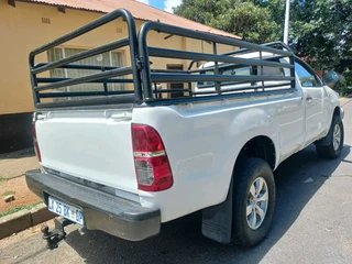 2011 TOYOTA HILUX SINGLE CAB 2.5 D4D 4X2 HI RIDER MANUAL TRANSMISSION IN EXCELLENT CONDITION