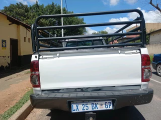 2011 TOYOTA HILUX SINGLE CAB 2.5 D4D 4X2 HI RIDER MANUAL TRANSMISSION IN EXCELLENT CONDITION