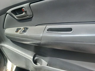 2011 TOYOTA HILUX SINGLE CAB 2.5 D4D 4X2 HI RIDER MANUAL TRANSMISSION IN EXCELLENT CONDITION