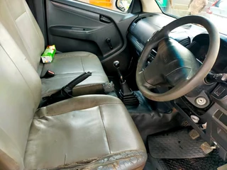 2017 ISUZU KB250 SINGLE CAB MANUAL TRANSMISSION WITH CANOPY AND FULL SERVICE HISTORY