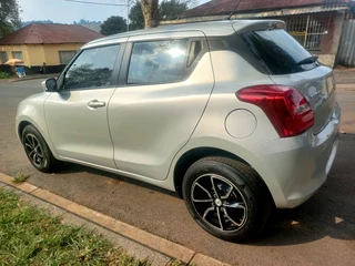 2019 SUZUKI SWIFT 1.2 MANUAL TRANSMISSION IN EXCELLENT CONDITION WITH SPARE KEYS IN EXCELLENT CONDIT