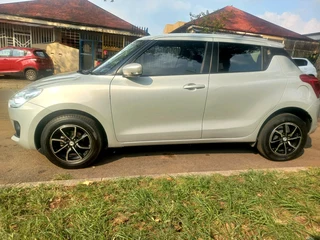 2019 SUZUKI SWIFT 1.2 MANUAL TRANSMISSION IN EXCELLENT CONDITION WITH SPARE KEYS IN EXCELLENT CONDIT