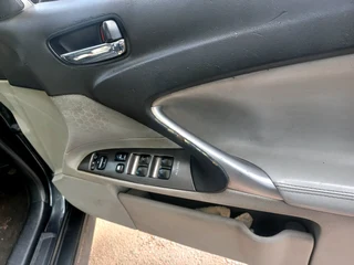 2008 LEXUS IS250 AUTOMATIC TRANSMISSION WITH FULL SERVICE HISTORY IN EXCELLENT CONDITION