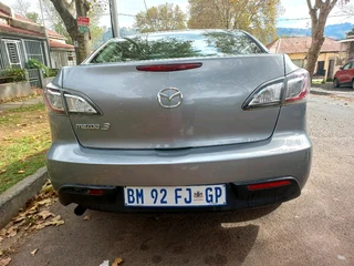 2012 MAZDA 3 MANUAL TRANSMISSION IN EXCELLENT CONDITION 1.6