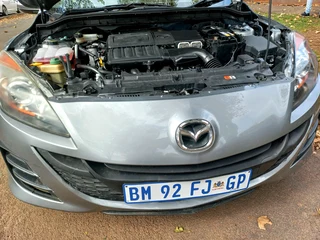 2012 MAZDA 3 MANUAL TRANSMISSION IN EXCELLENT CONDITION 1.6
