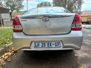2015 TOYOTA ETIOS SEDAN 1.5 MANUAL TRANSMISSION IN EXCELLENT CONDITION