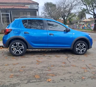 2019 RENAULT SANDERO PLUS 900T MANUAL TRANSMISSION  WITH SERVICE BOOK AND SPARE KEYS