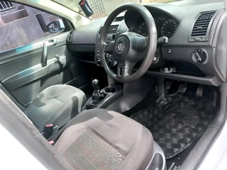 2017 VOLKSWAGEN POLO VIVO 1.4 SEDAN IN EXCELLENT CONDITION