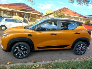 2023 RENAULT KIGER 1.0 TURBO XTRONIC AUTOMATIC TRANSMISSION WITH FULL SERVICE HISTORY