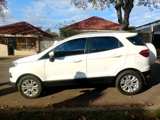 2018 FORD ECOSPORT 1.5 TDCI TITANIUM MANUAL TRANSMISSION WITH SERVICE BOOK