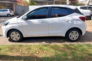 2024 HYUNDAI I10 GRAND 1.2 MANUAL TRANSMISSION WITH REVERSE CAMERA IN EXCELLENT CONDITION