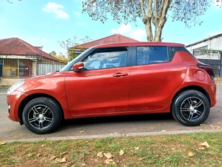 2022 SUZUKI SWIFT 1.2 MANUAL TRANSMISSION IN EXCELLENT CONDITION