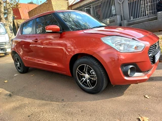 2022 SUZUKI SWIFT 1.2 MANUAL TRANSMISSION IN EXCELLENT CONDITION