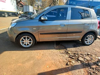 2011 KIA PICANTO 1.0 MANUAL TRANSMISSION IN EXCELLENT CONDITION